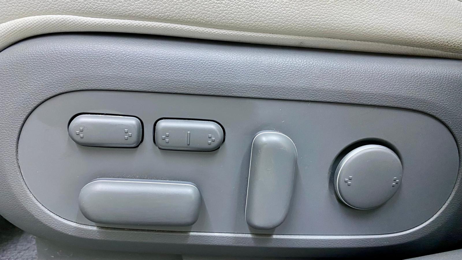 HYUNDAI IONIQ 16